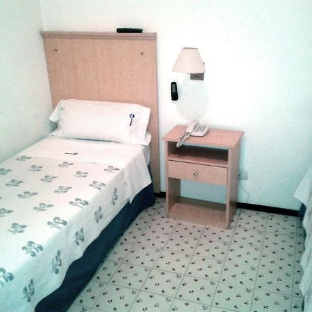 Mari Plaza Hotel 布宜诺斯艾利斯 外观 照片
